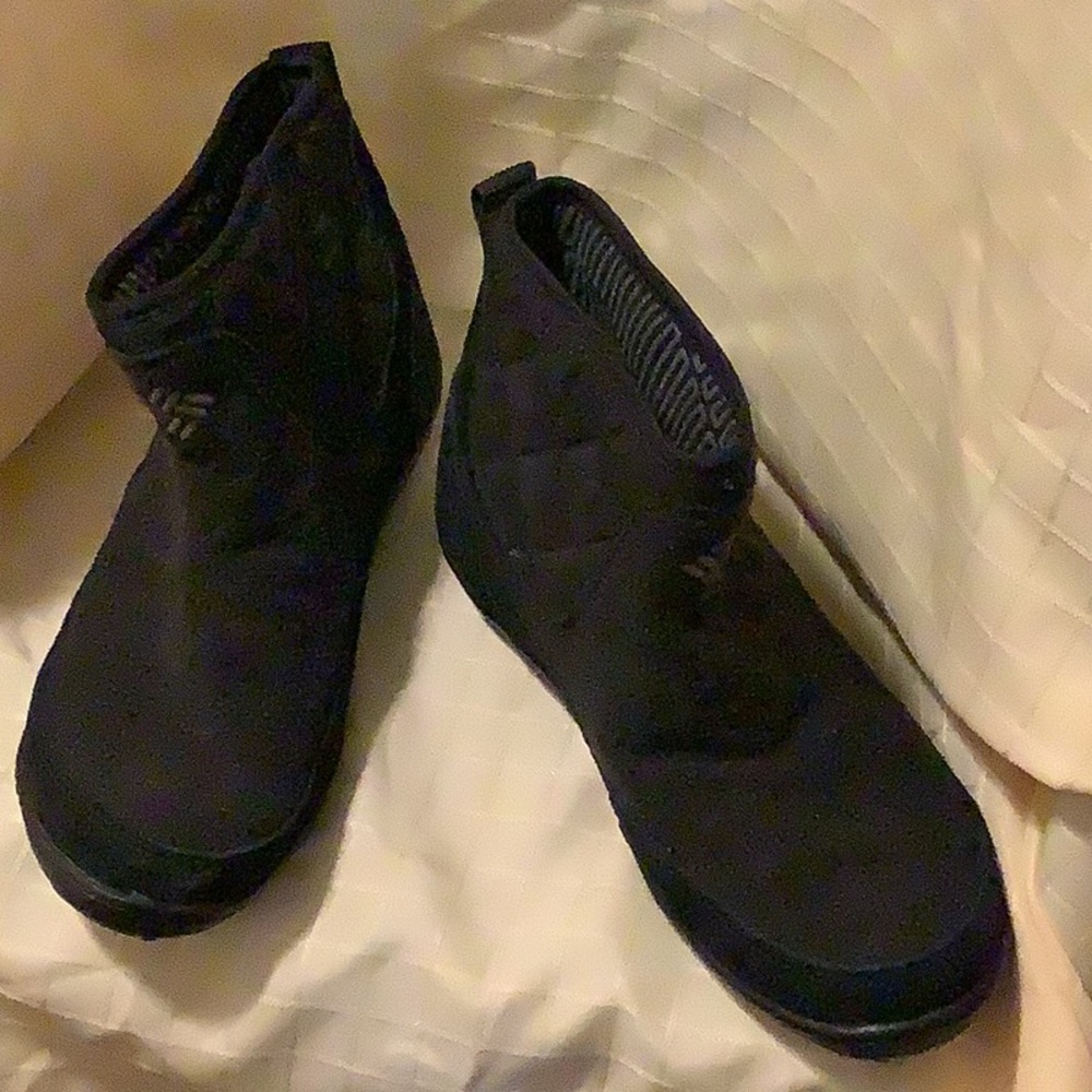 Columbia Ice Maiden II Slip-On Winter Boots, Women's Size 8.5